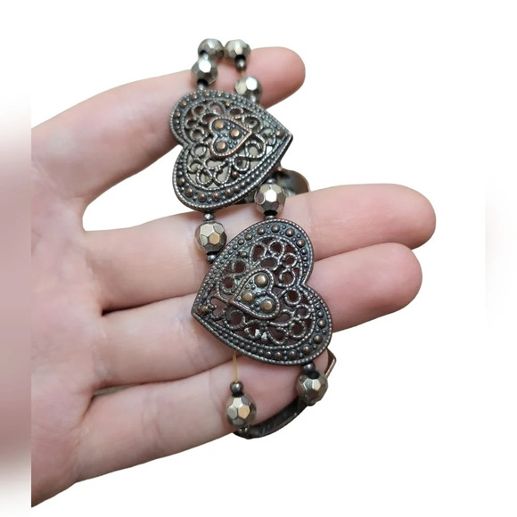 Vintage Perforated Heart Flower Hollow Out Laced Bracelet - Picture 3 of 5
